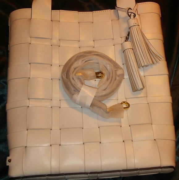 Michael Kors Vivian Large Tote - Picture 7 of 8